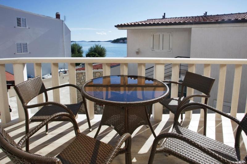 Apartments Tisno - Villa Mare Exterior foto