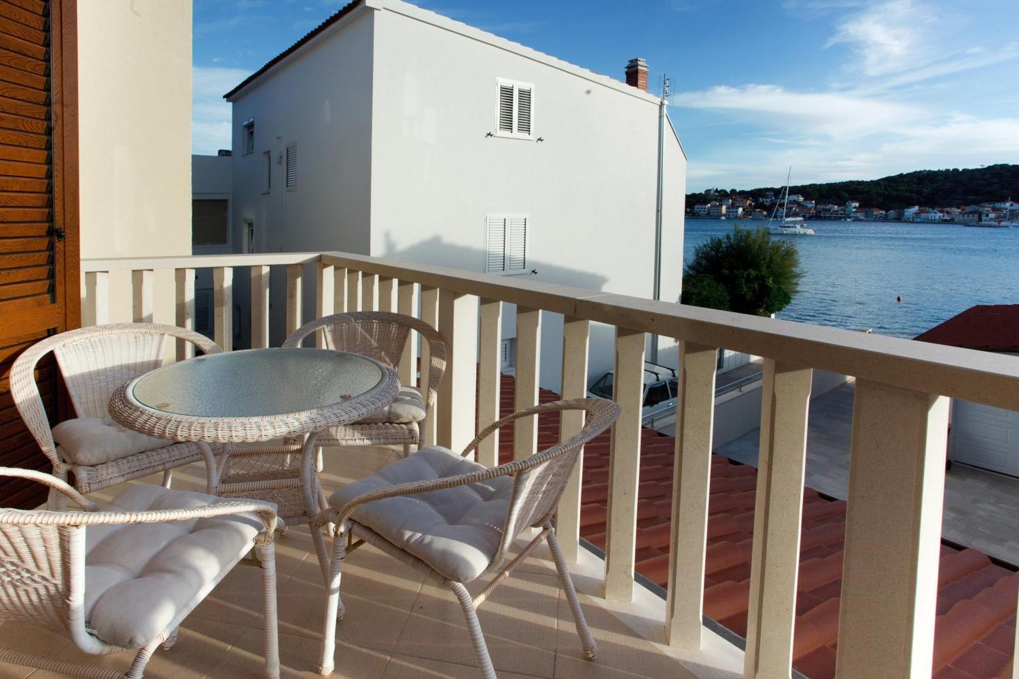 Apartments Tisno - Villa Mare Exterior foto