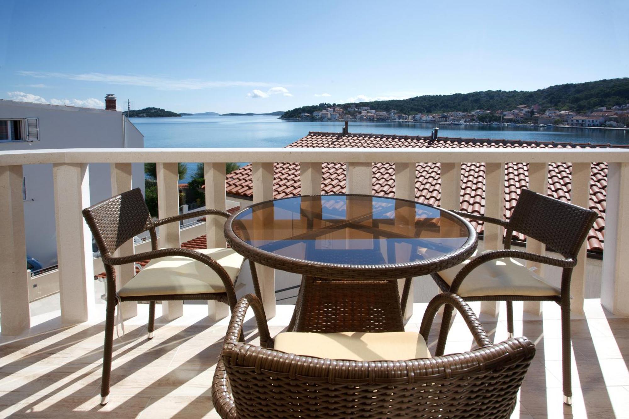 Apartments Tisno - Villa Mare Exterior foto